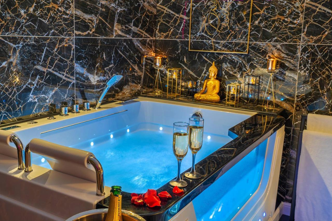 Magnifique Loft / Spa En Face De La Cathedrale ! Narbona Exterior foto